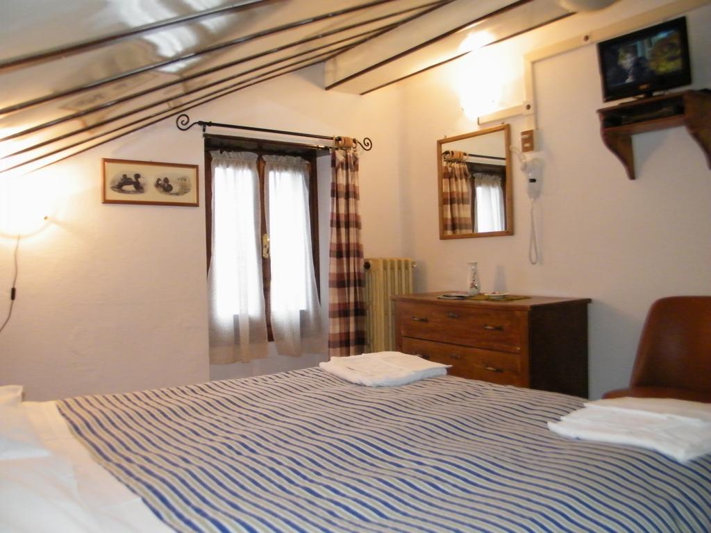 Albergo Ristorante Macugnaga Rum bild